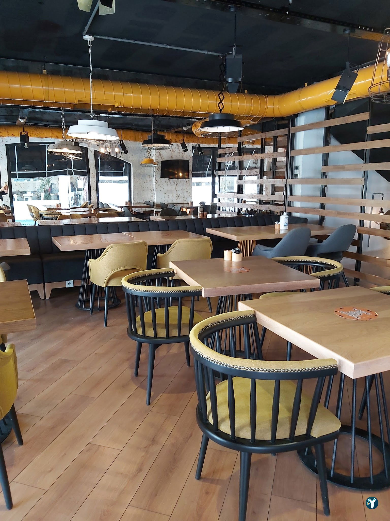 Eagles Coffee & Food Studio