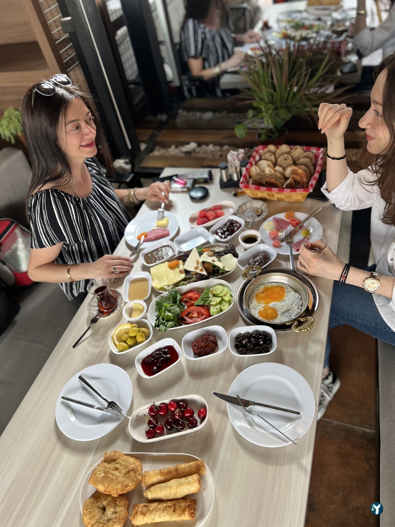 Palmiye Kartal Cafe