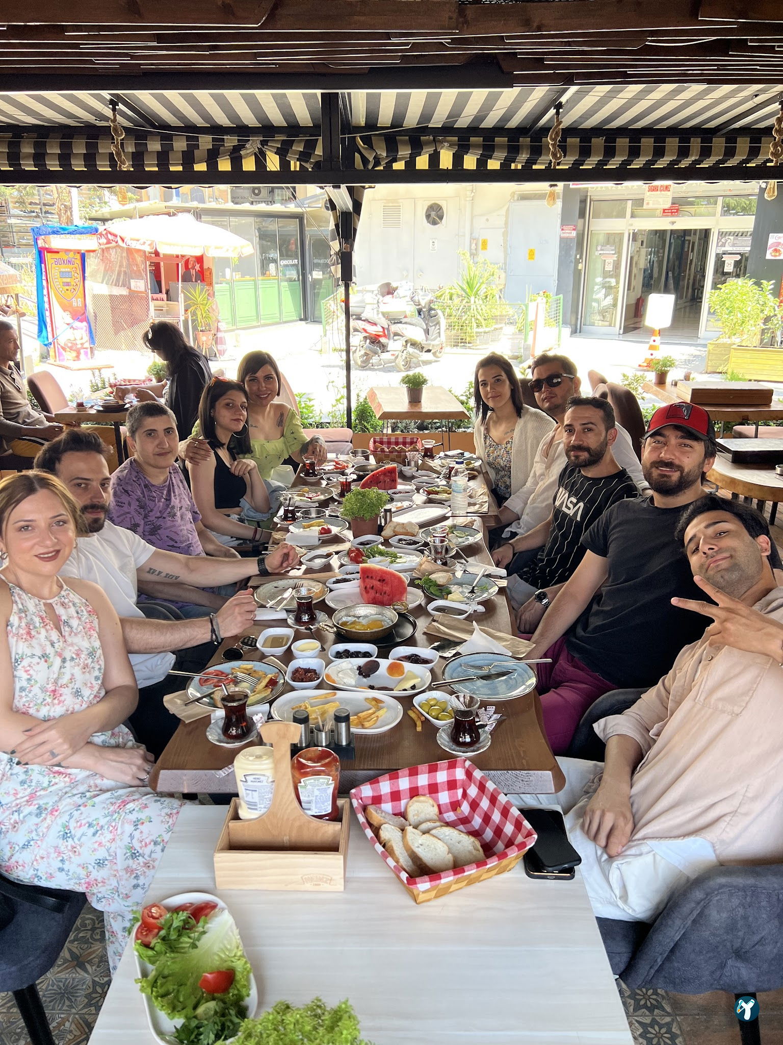 Palmiye Kartal Cafe