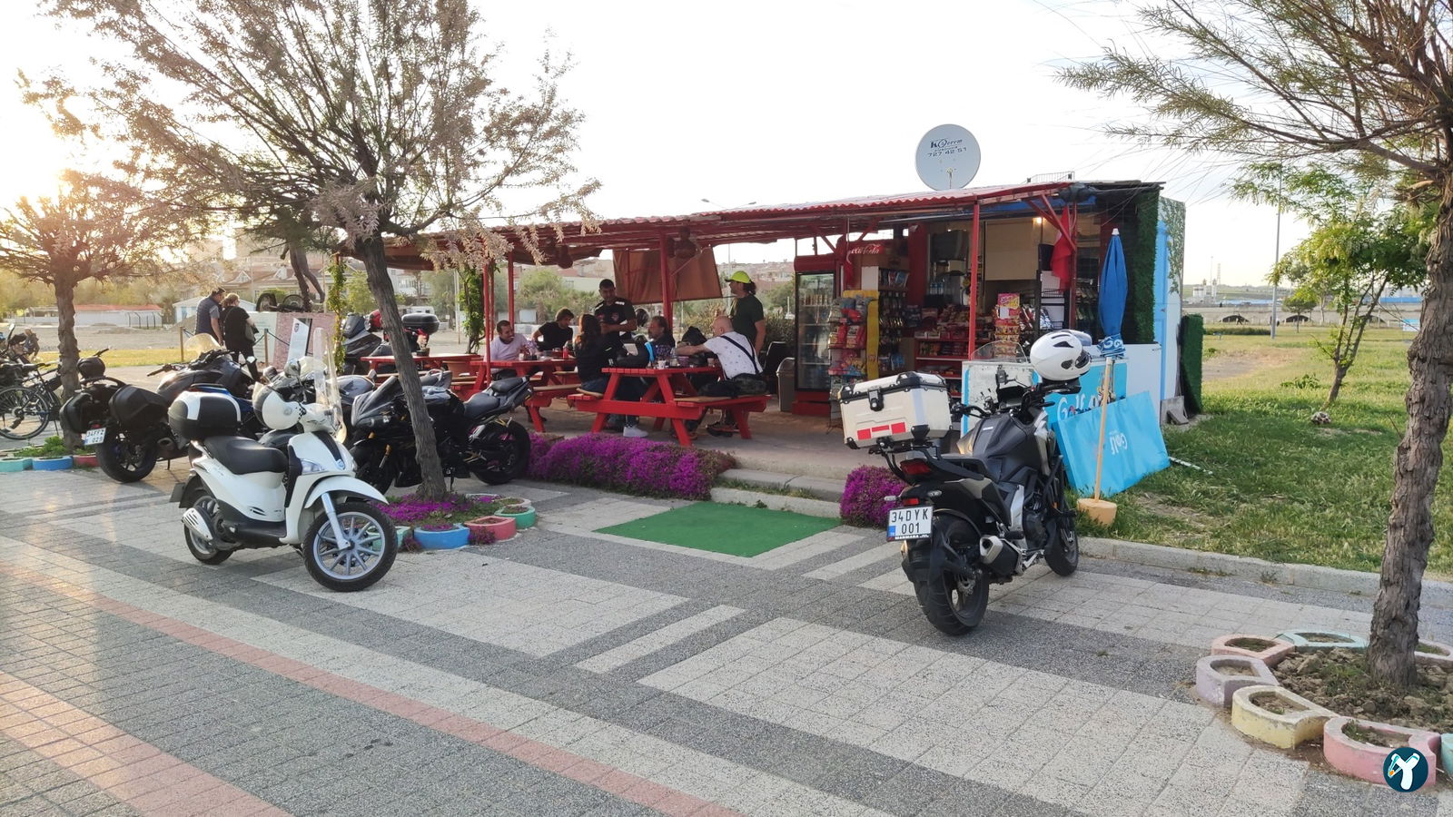 Motorcukafasıbüfe