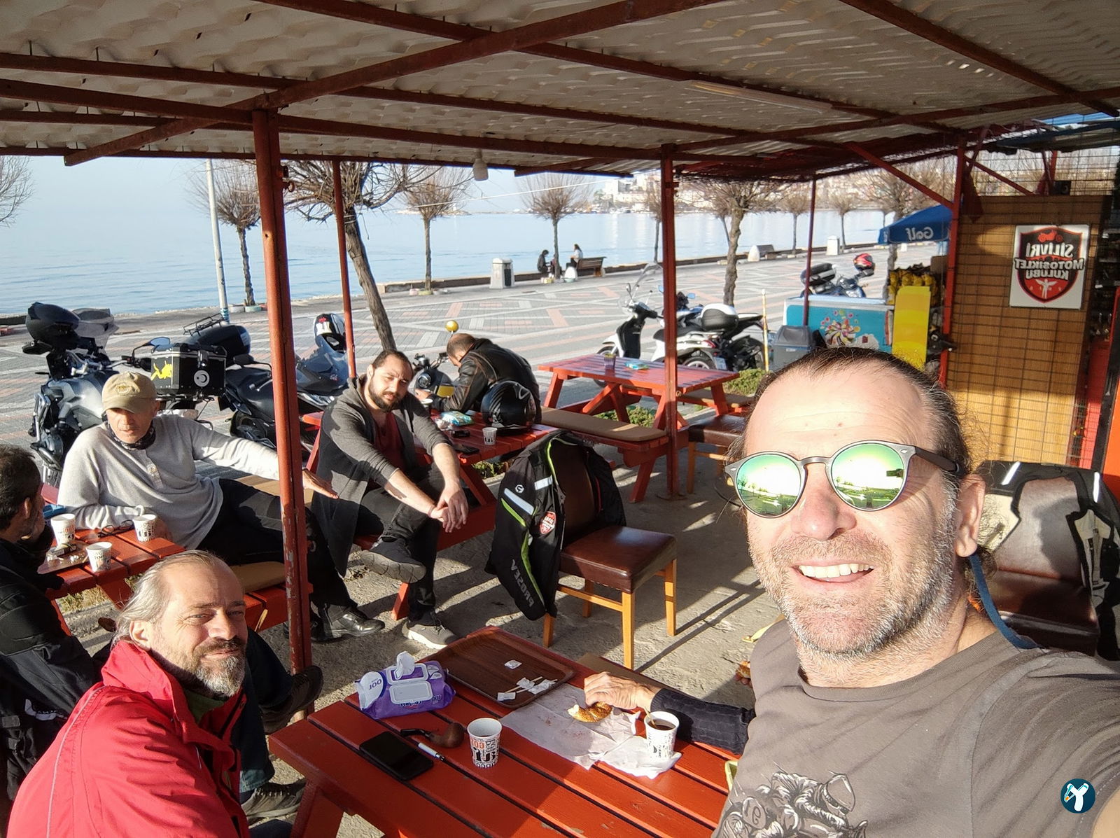 Motorcukafasıbüfe