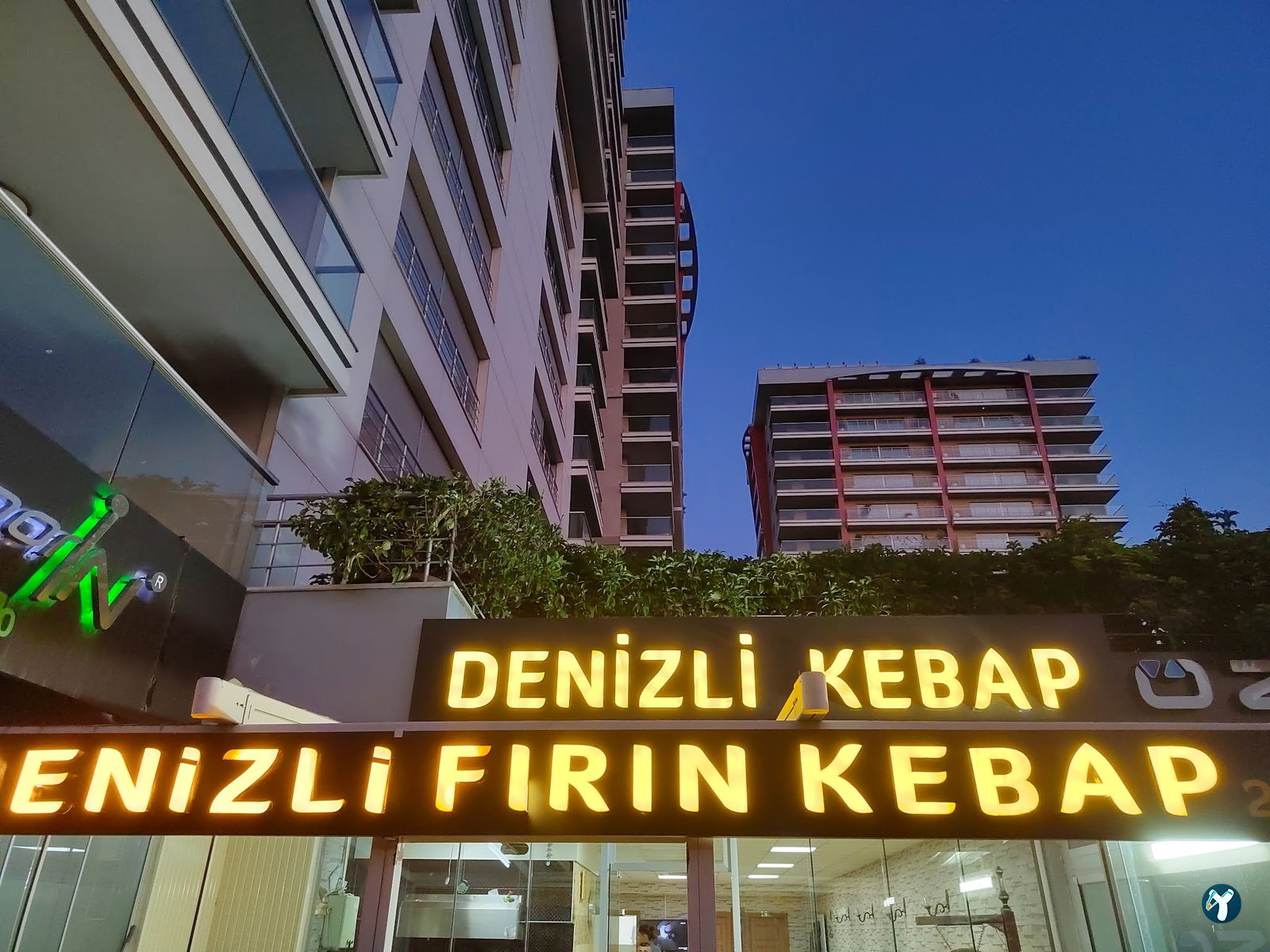 Meşhur Deni̇zli̇ Firin Kebap