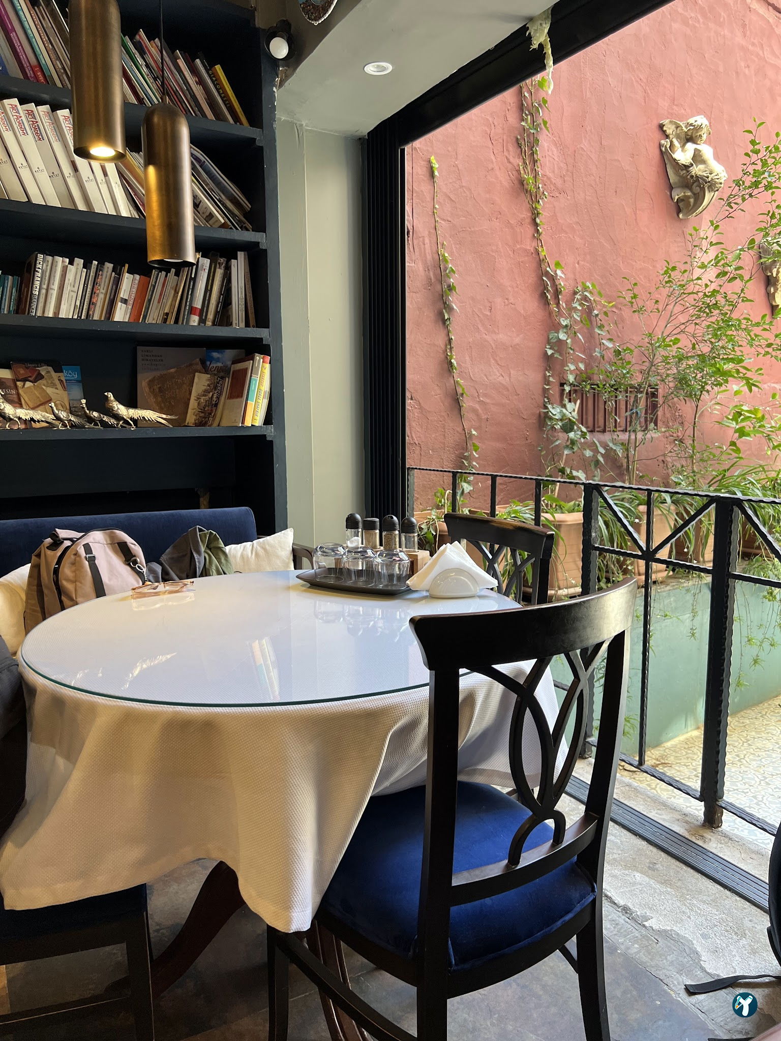 Faik Pasha Cafe, Brasserie, Patisserie