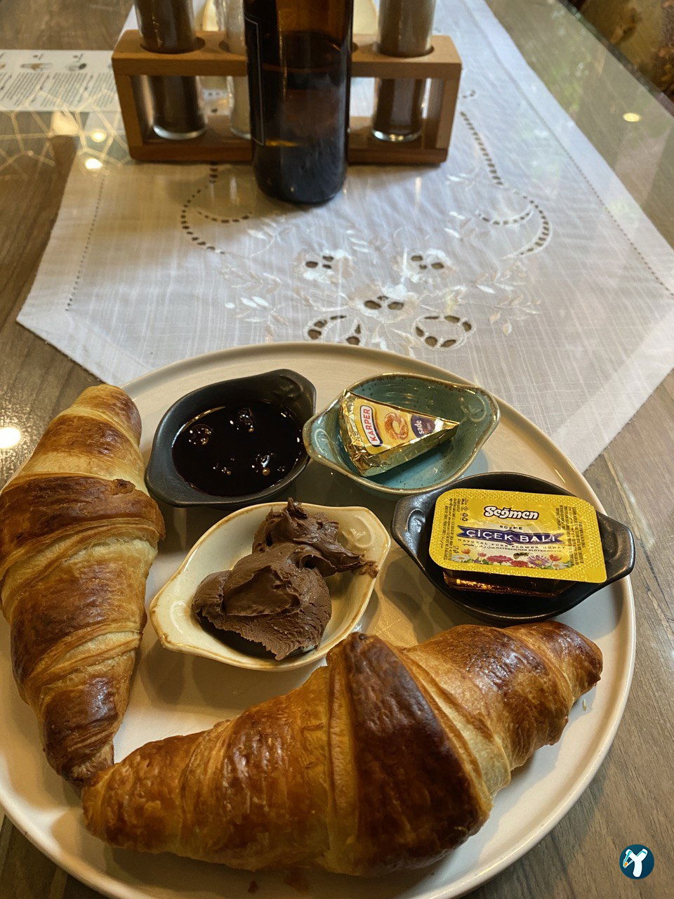 Faik Pasha Cafe, Brasserie, Patisserie