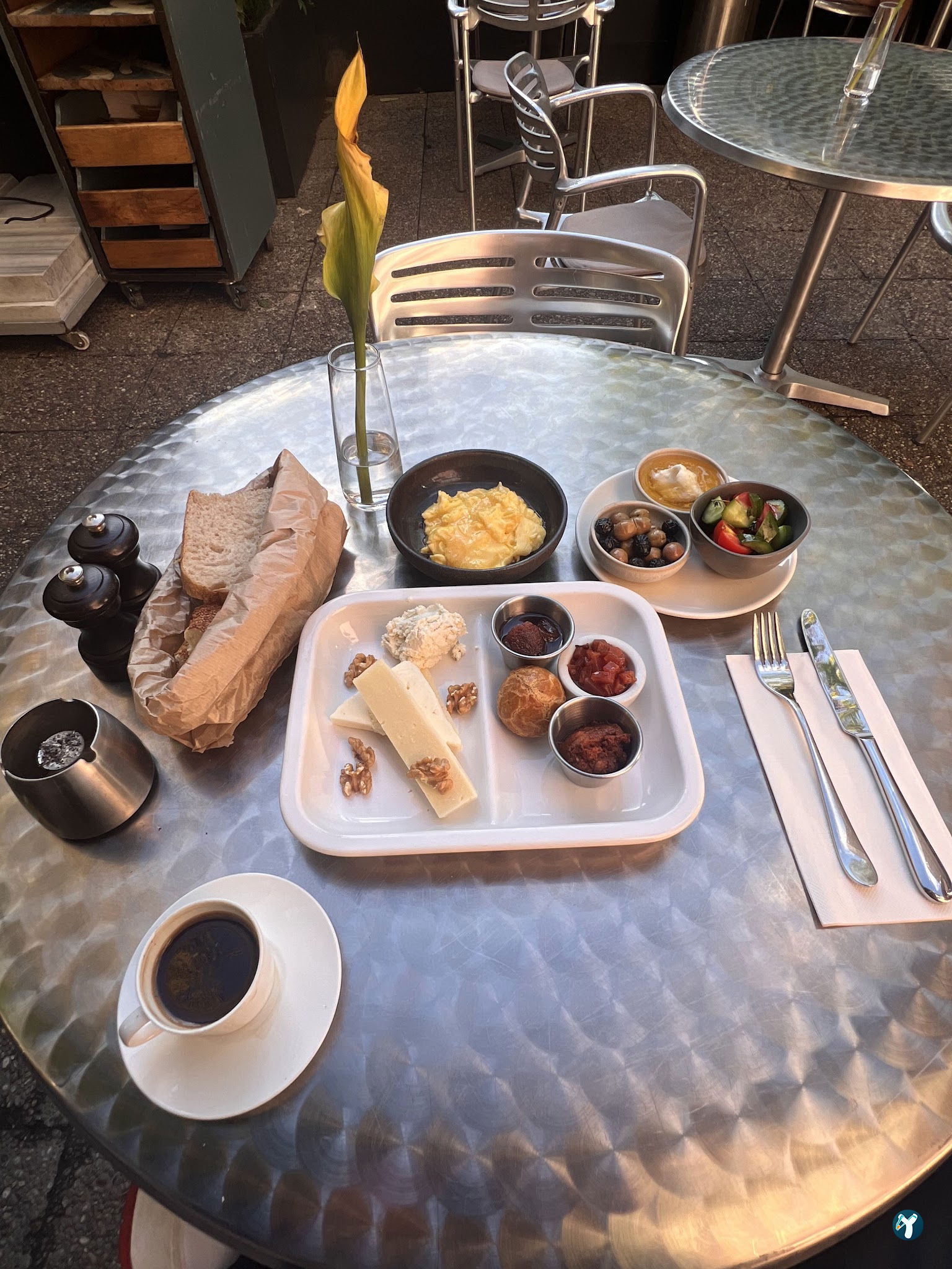 Faik Pasha Cafe, Brasserie, Patisserie