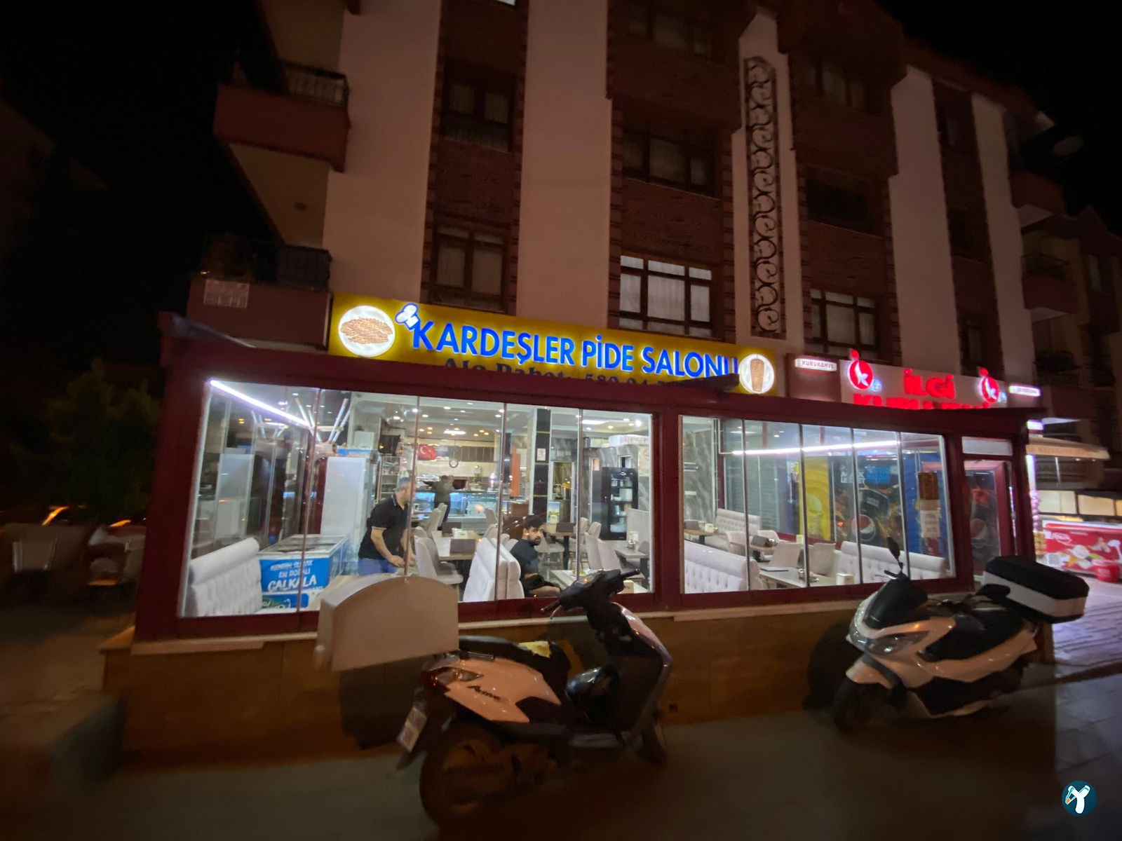 Kardeşler Pi̇de Salonu