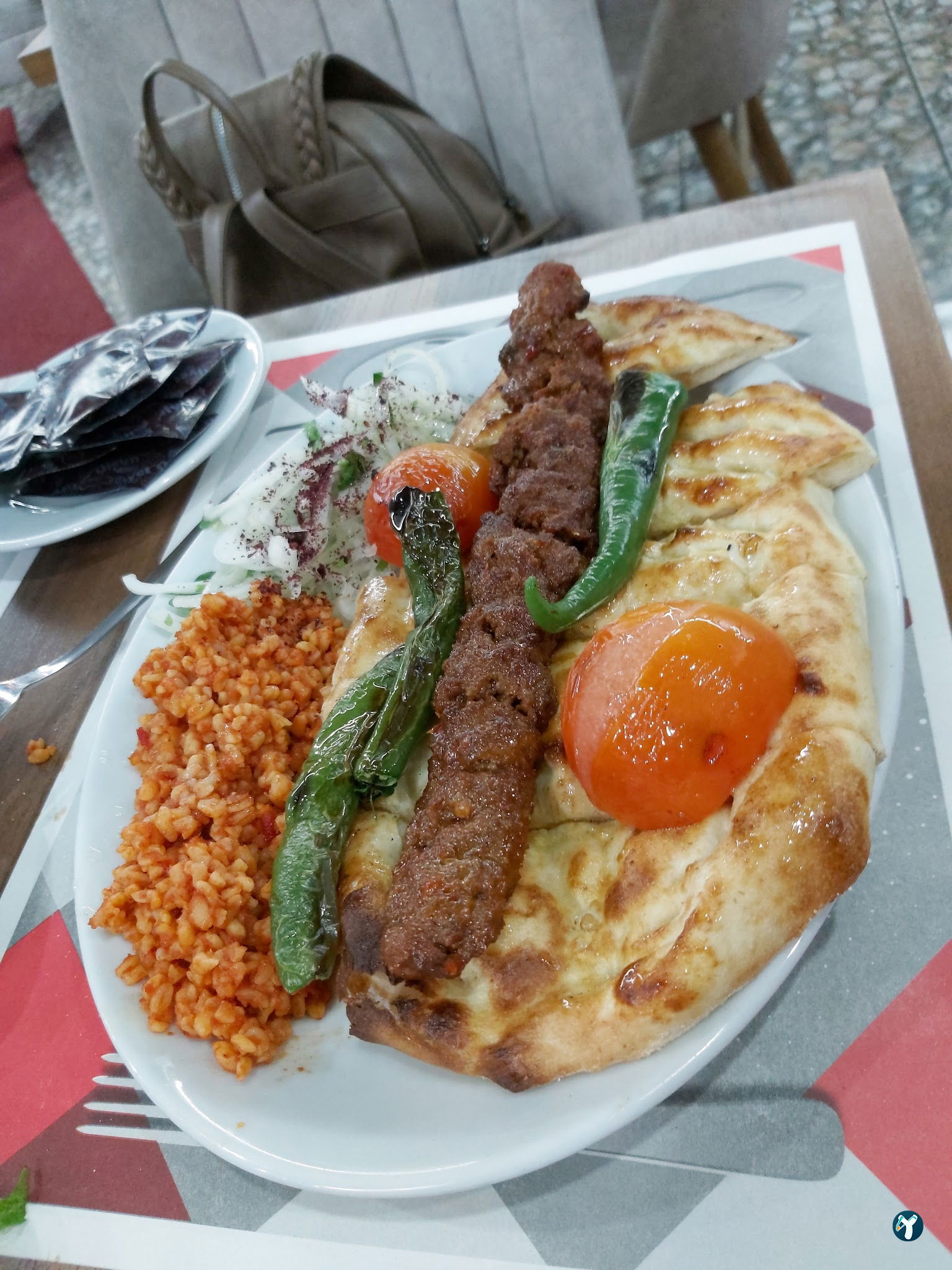 Kardeşler Pi̇de Salonu