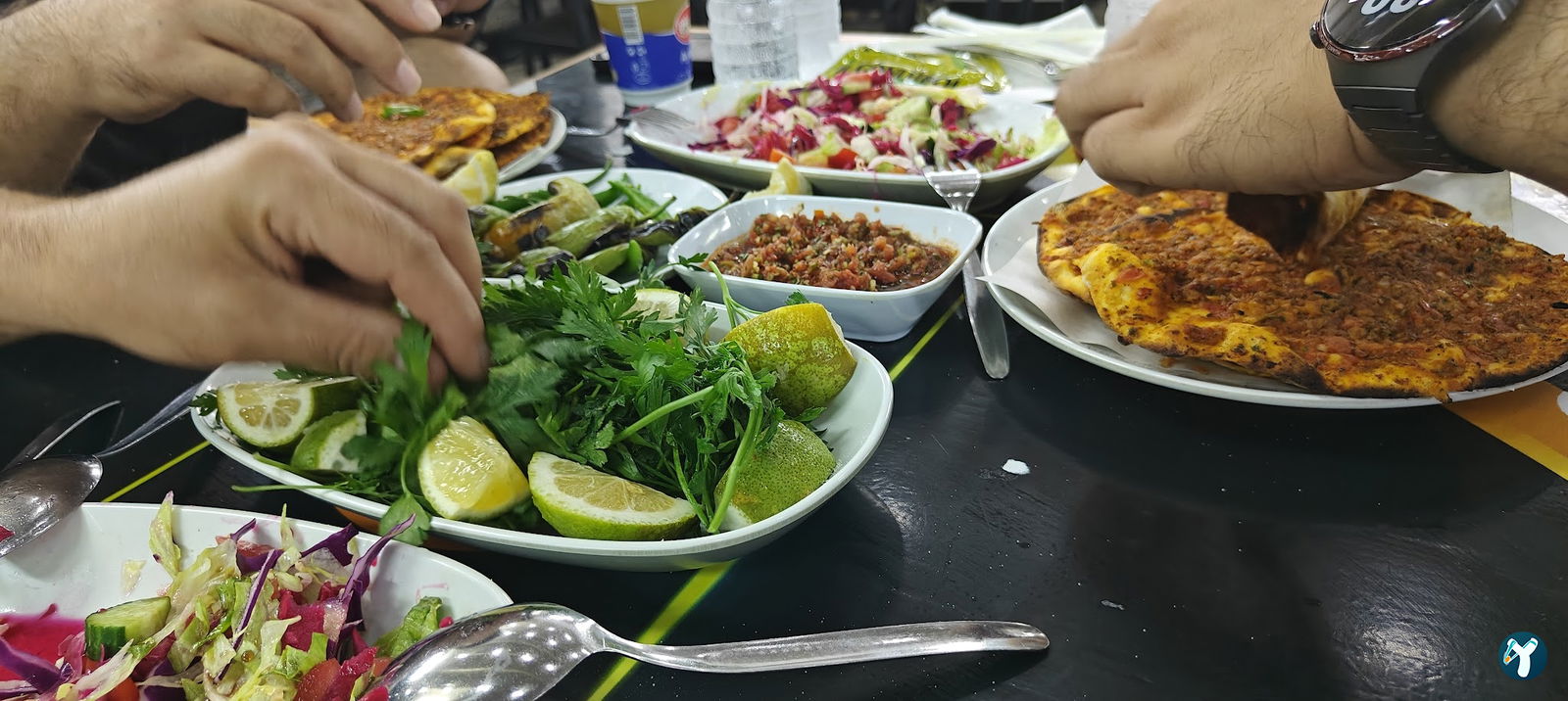 Gönlübol Kebap Lahmacun Salonu