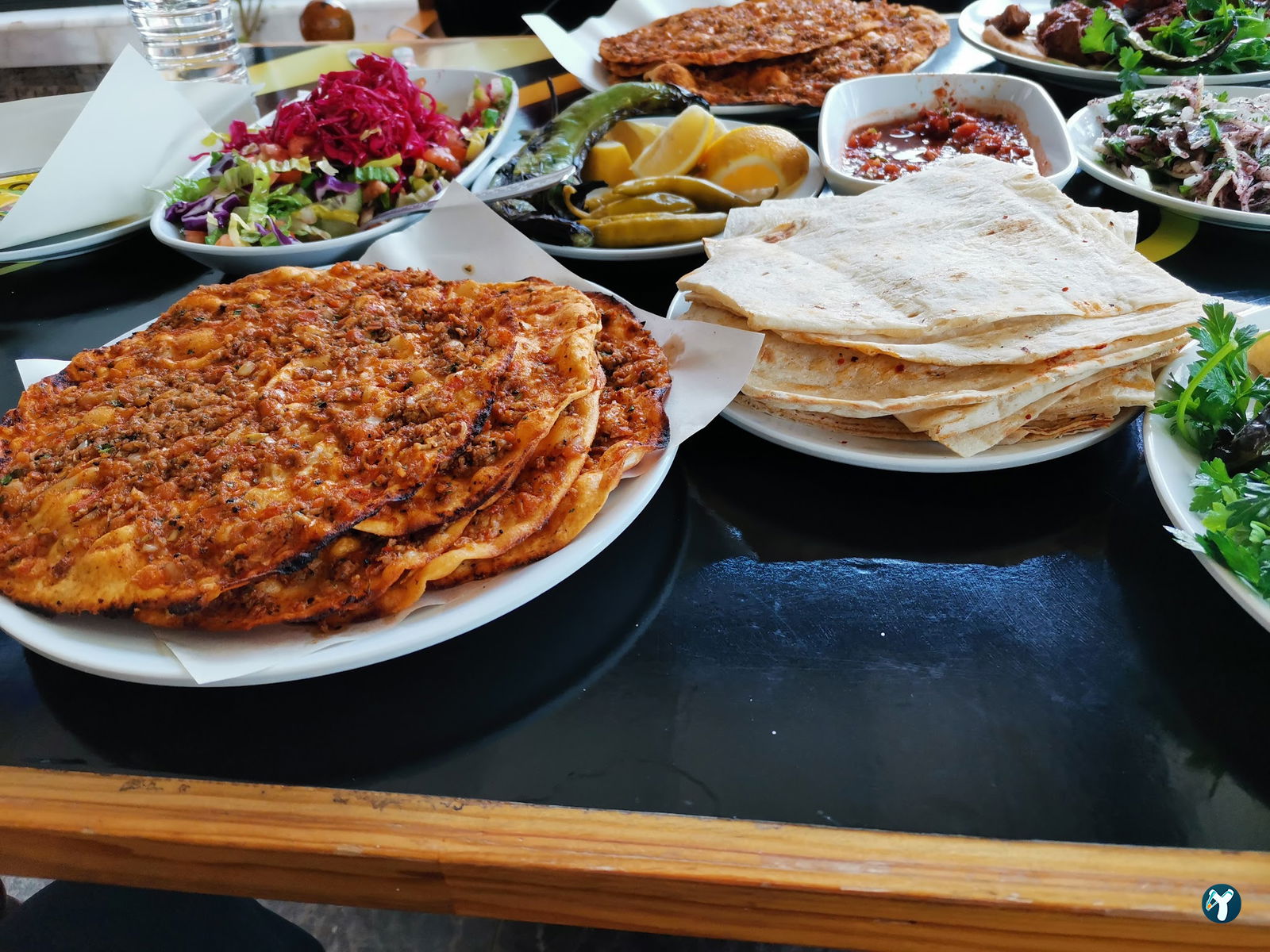 Gönlübol Kebap Lahmacun Salonu