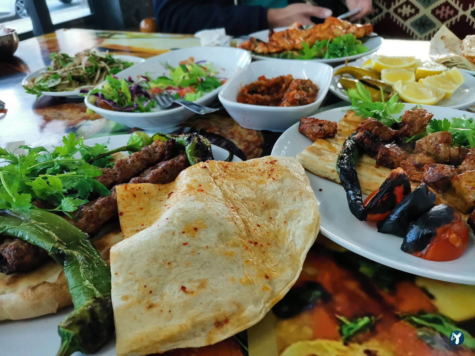Gönlübol Kebap Lahmacun Salonu