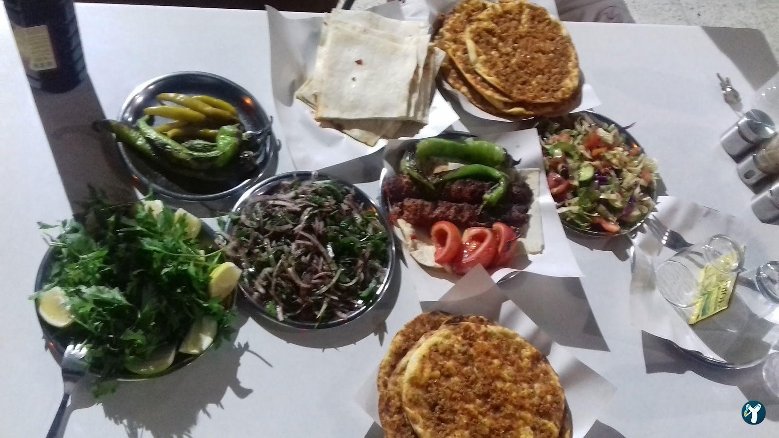 Gönlübol Kebap Lahmacun Salonu