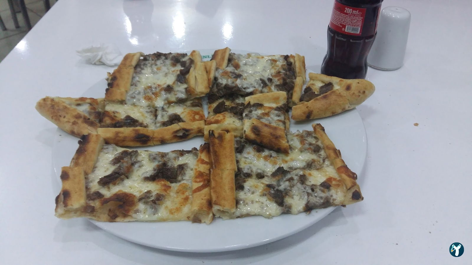 Lezzet Kebap Ve Lahmacun Salonu
