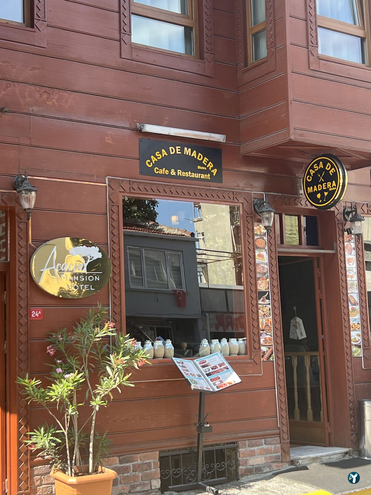 Casa De Madera Restaurant
