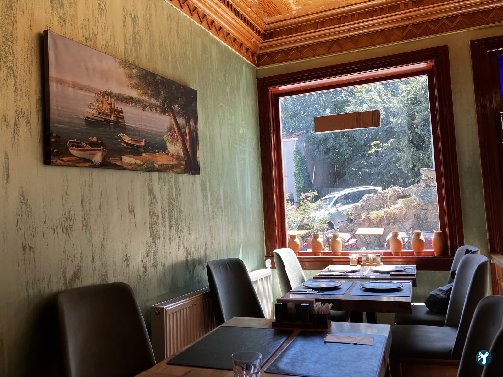 Casa De Madera Restaurant