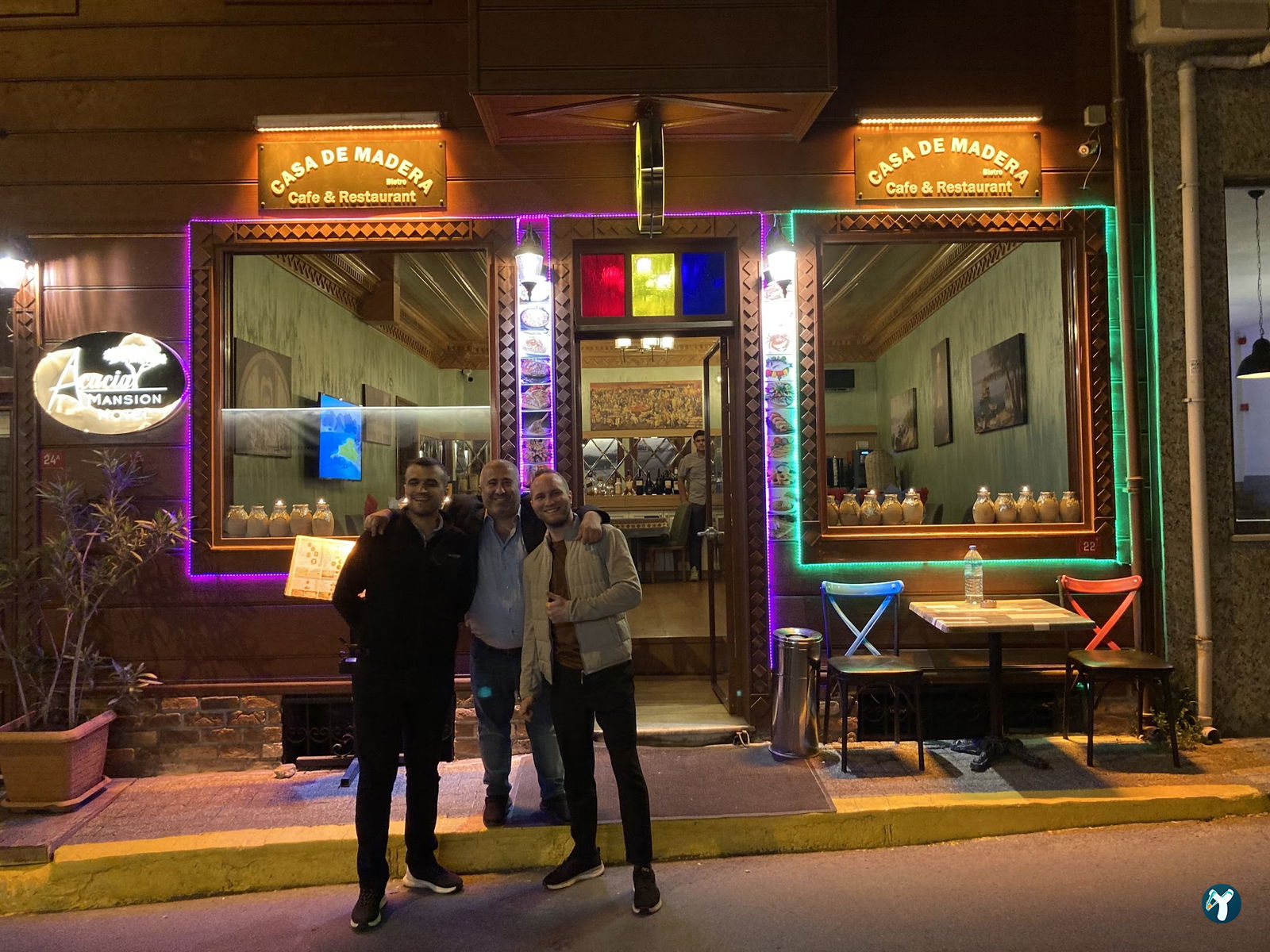 Casa De Madera Restaurant