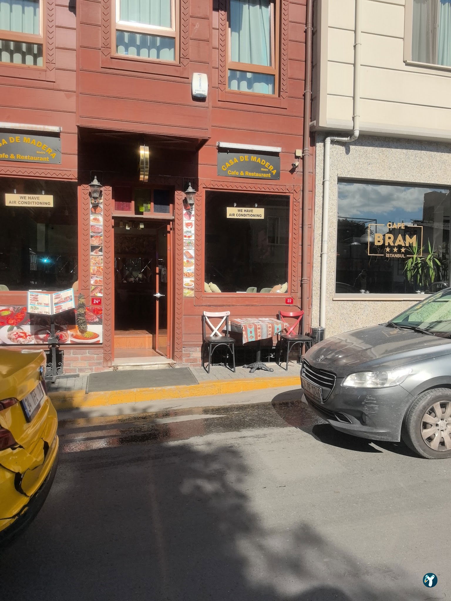 Casa De Madera Restaurant