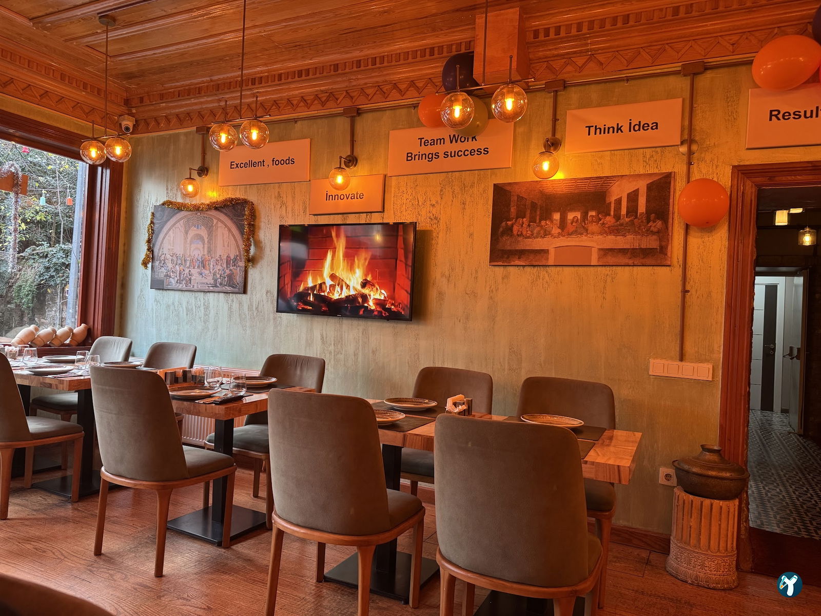 Casa De Madera Restaurant