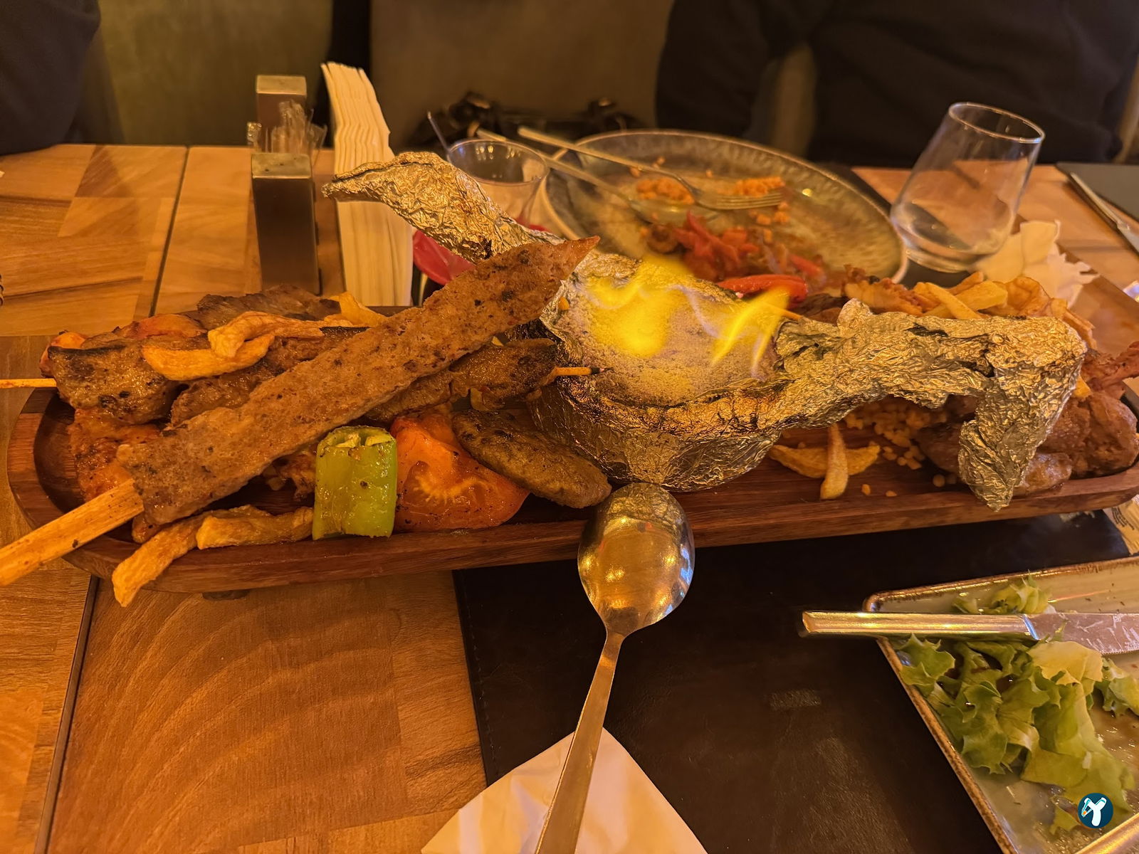 Casa De Madera Restaurant