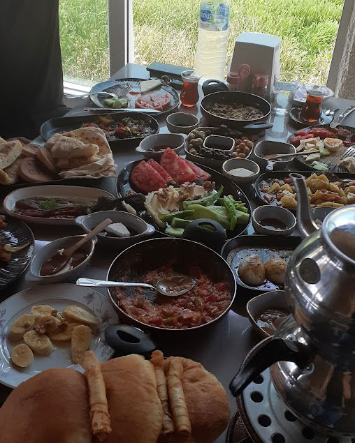 Keyfi Tadında Elifin Kahvaltı Salonu