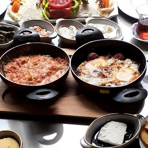 Keyfi Tadında Elifin Kahvaltı Salonu