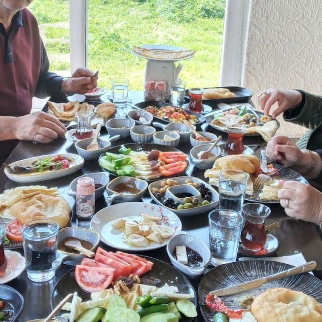 Keyfi Tadında Elifin Kahvaltı Salonu