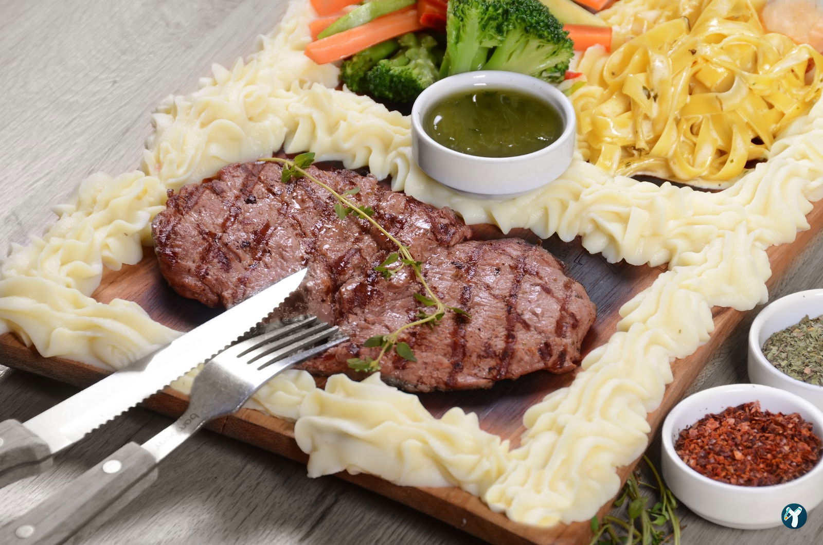 Flz Cafe & Restaurant
