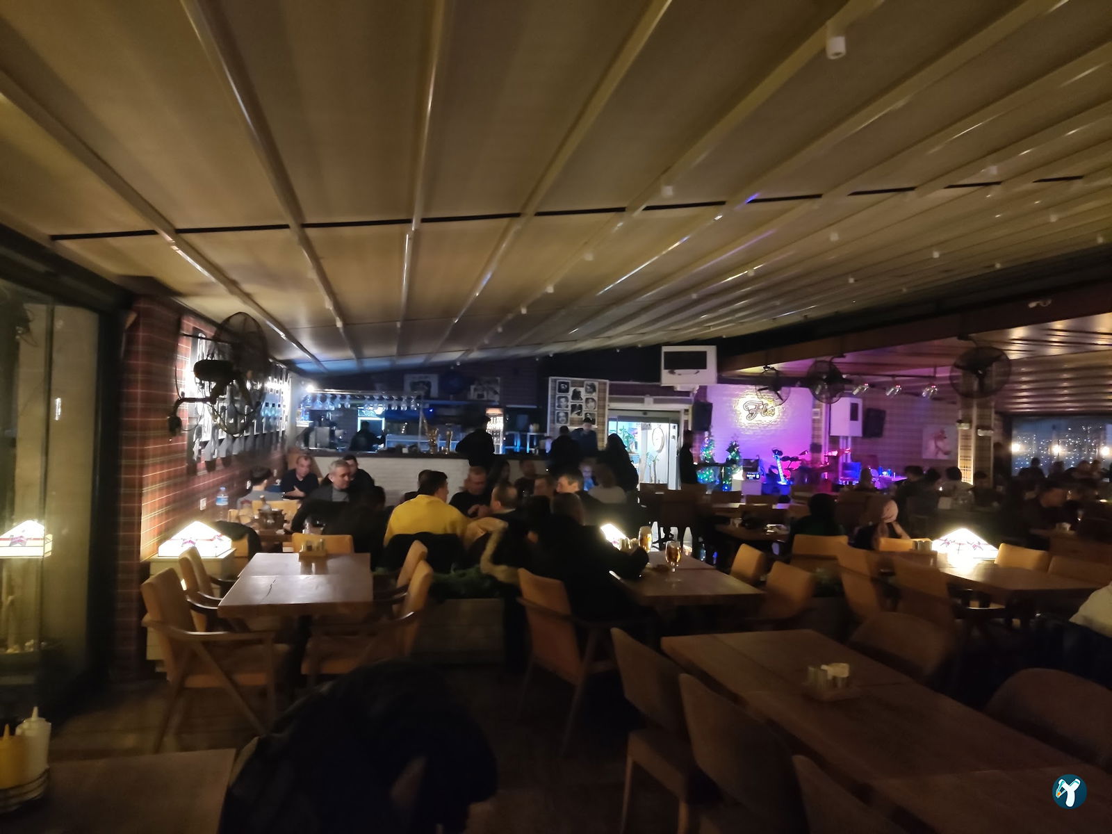 Flz Cafe & Restaurant