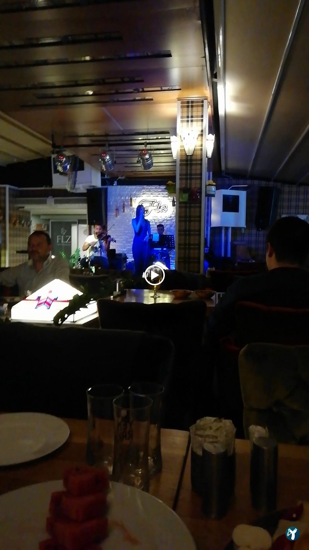 Flz Cafe & Restaurant