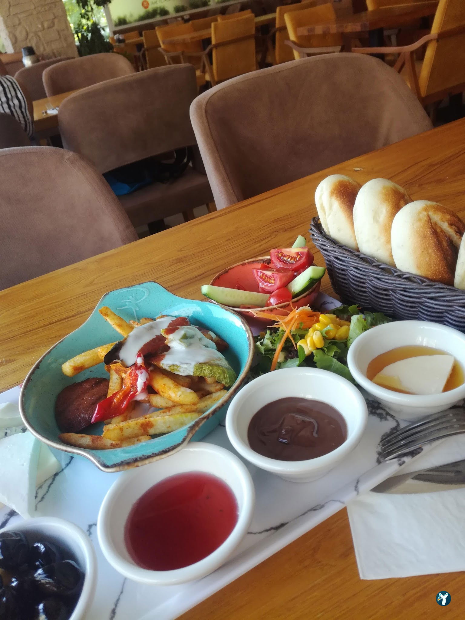 Flz Cafe & Restaurant