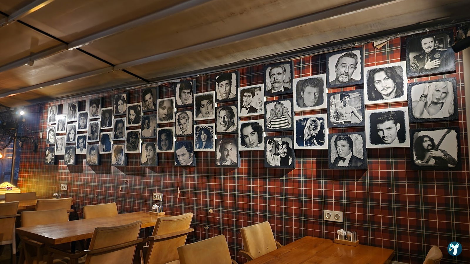 Flz Cafe & Restaurant