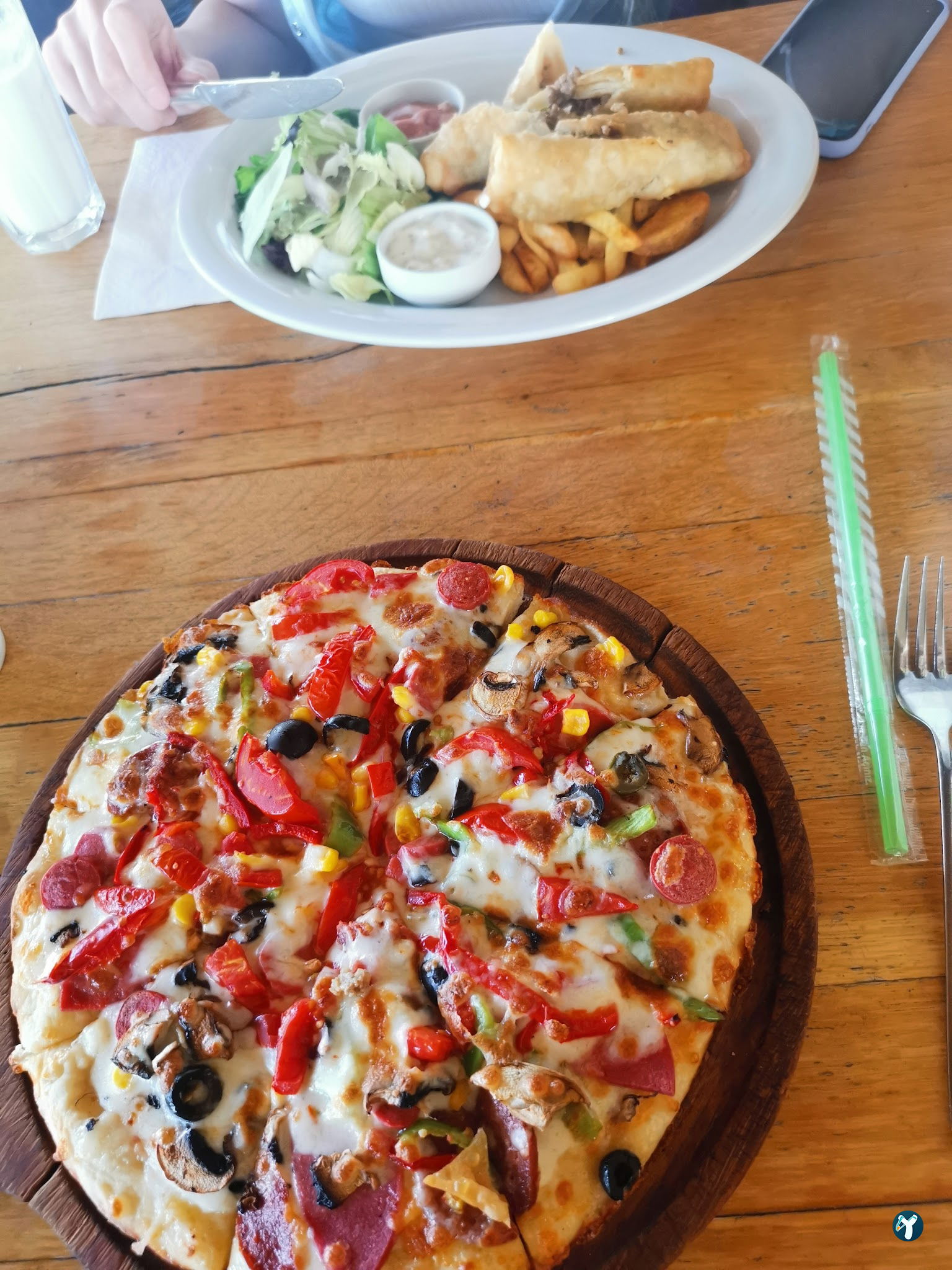 Flz Cafe & Restaurant