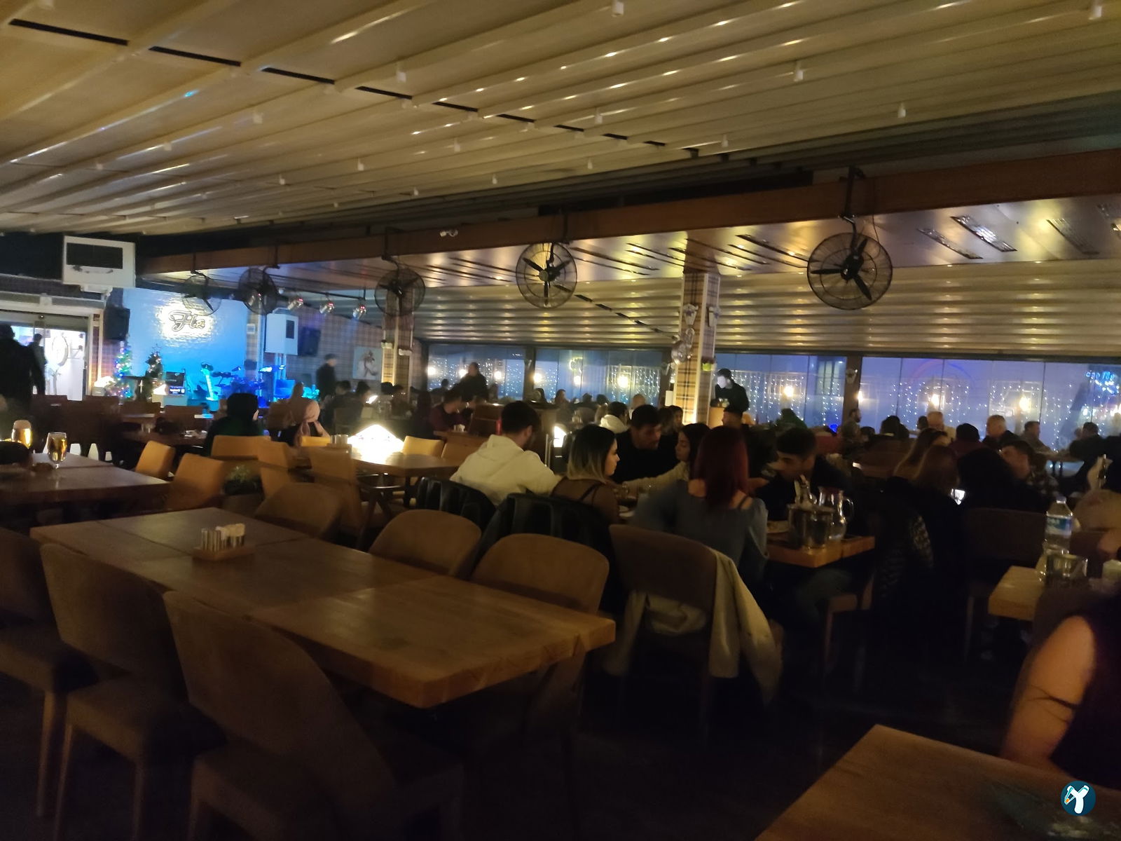 Flz Cafe & Restaurant