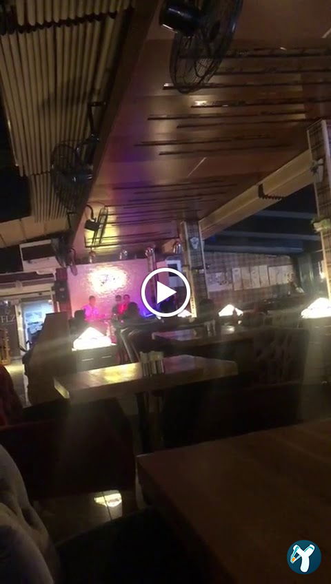 Flz Cafe & Restaurant