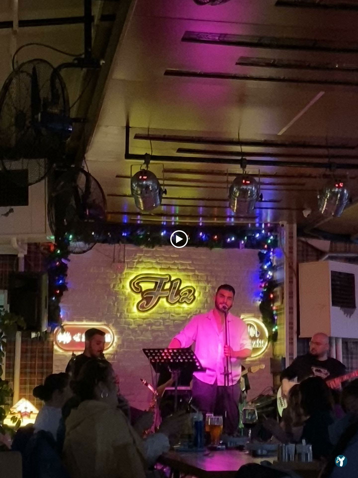 Flz Cafe & Restaurant