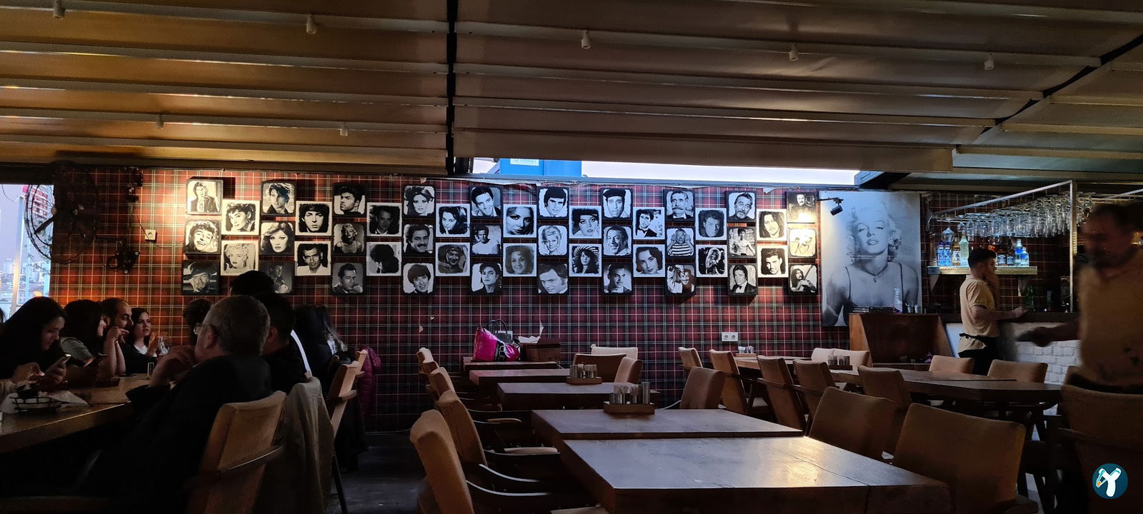 Flz Cafe & Restaurant