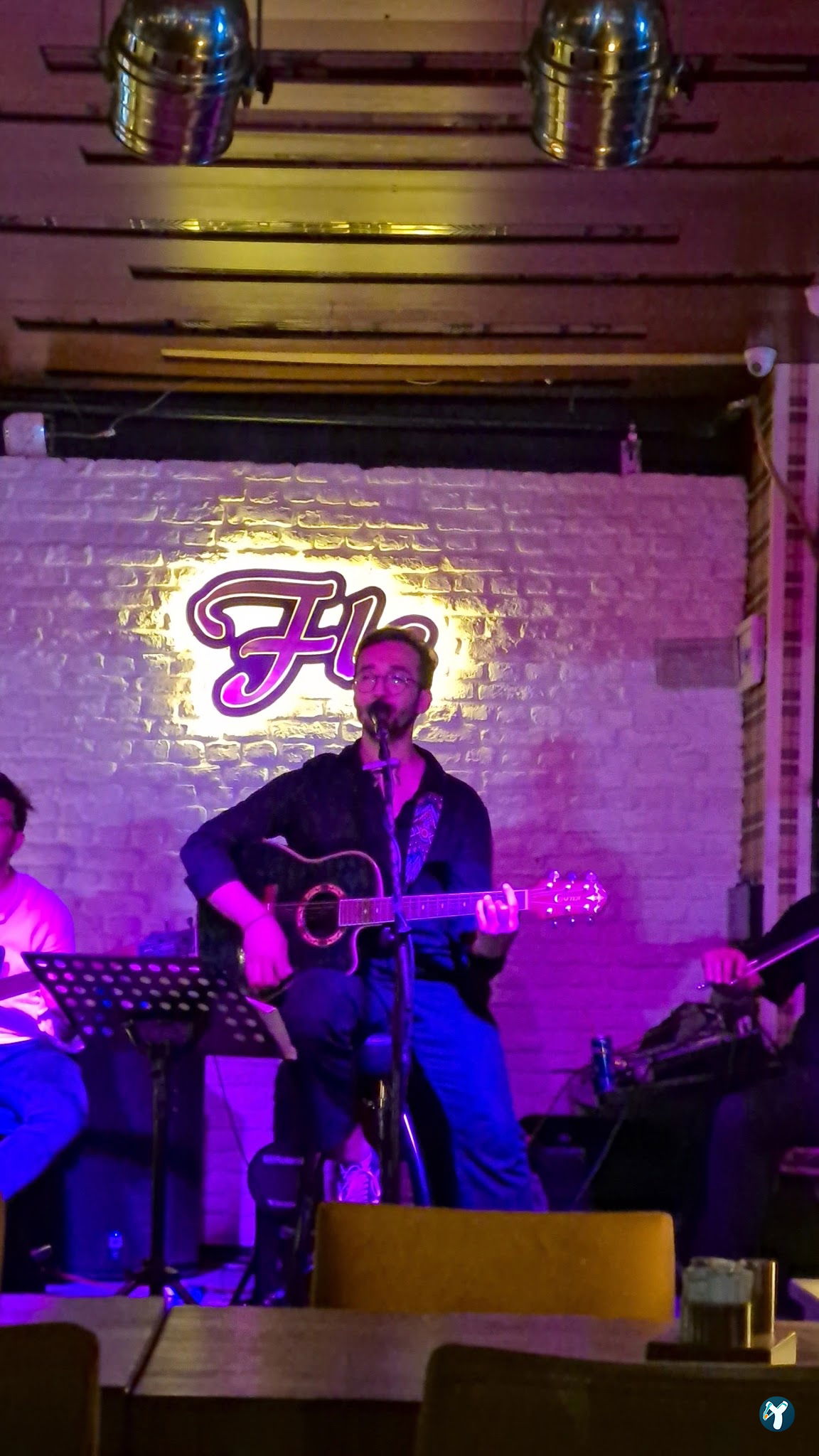 Flz Cafe & Restaurant