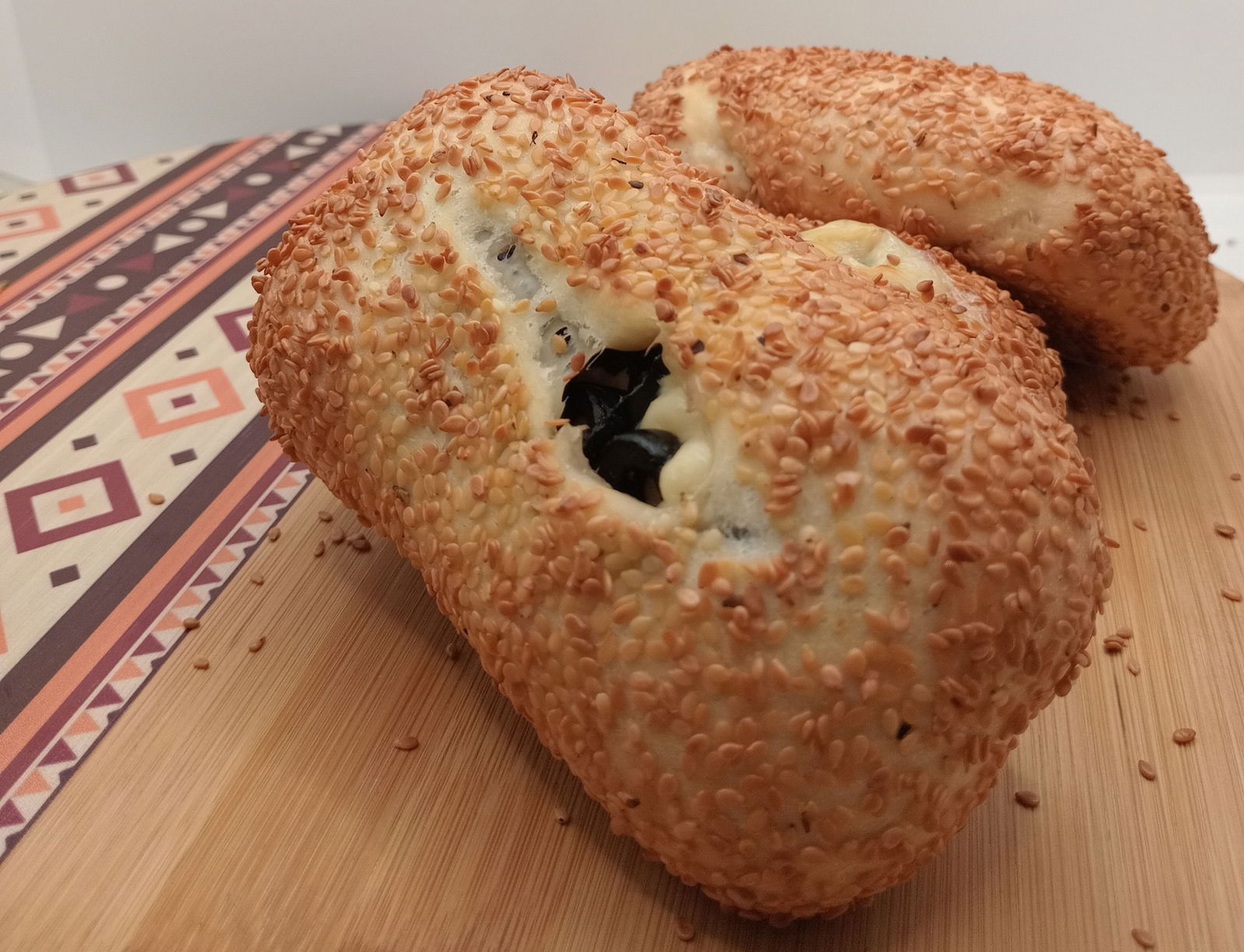 Zeytinli Kaşarlı Simit