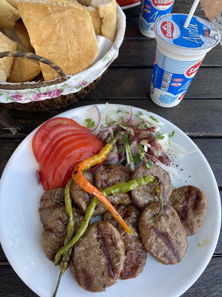 Salih Usta Köfte Evi