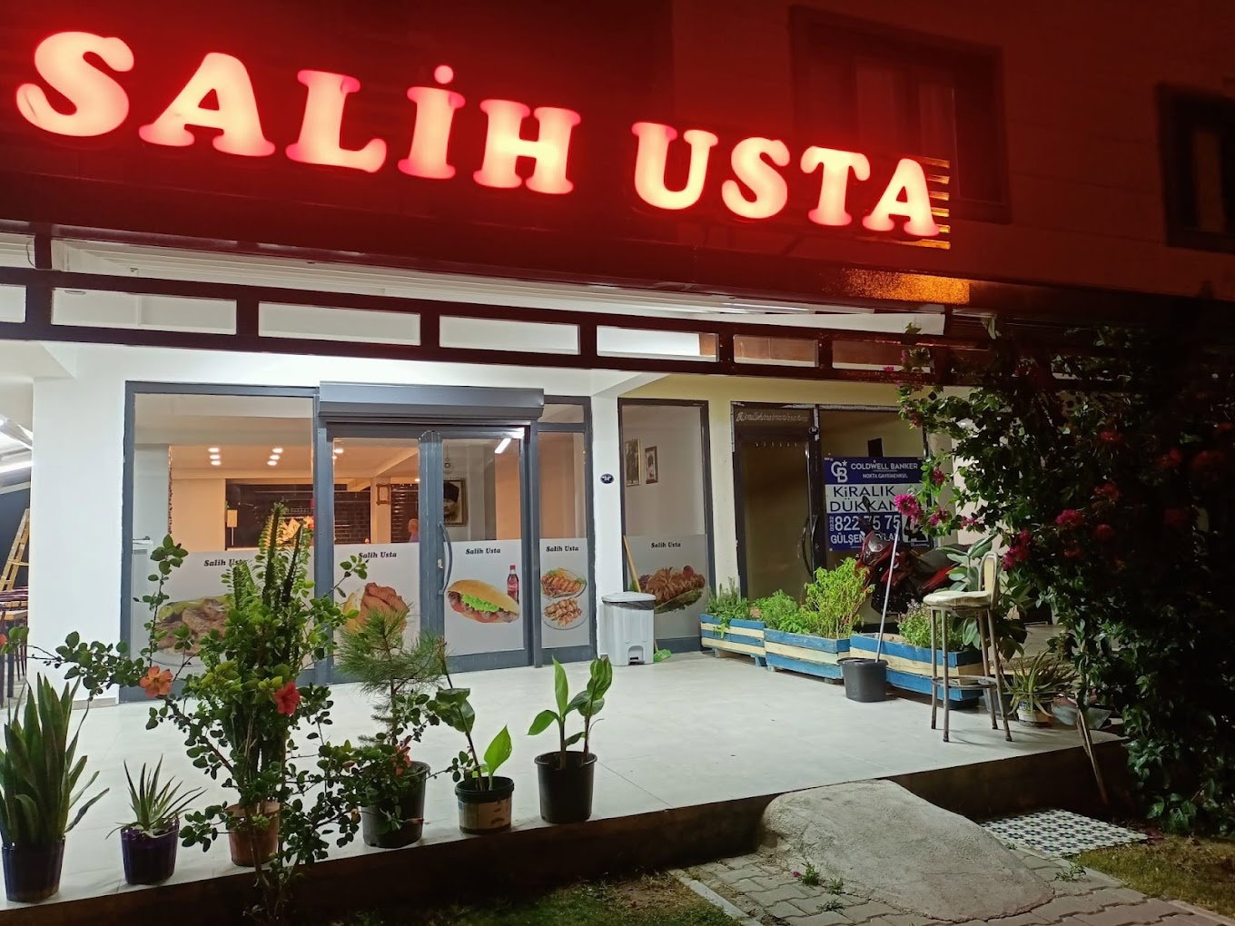 Salih Usta Köfte Evi