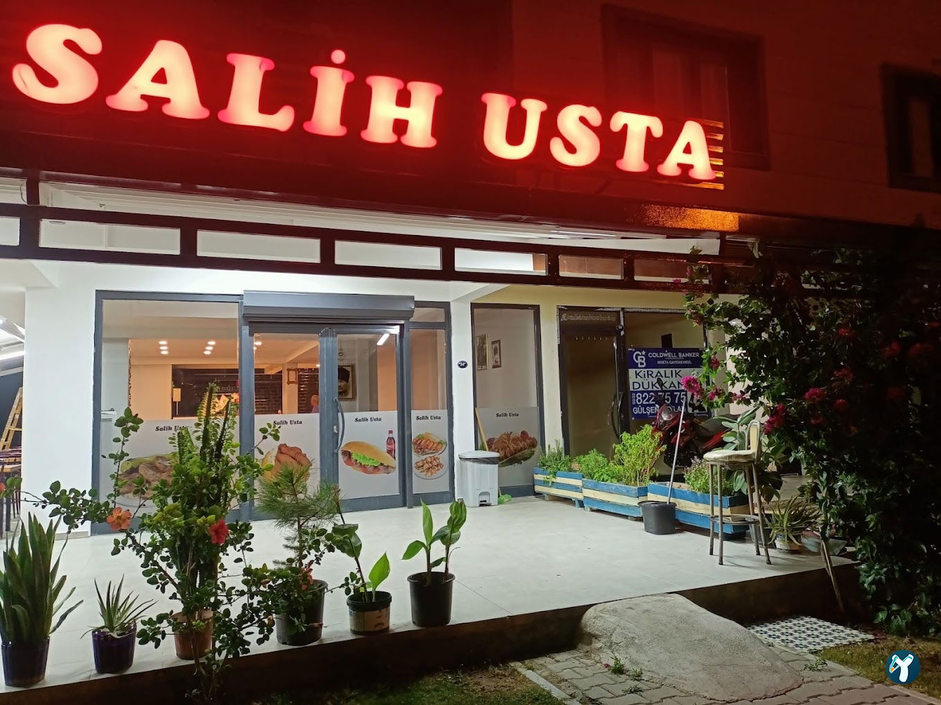 Salih Usta Köfte Evi