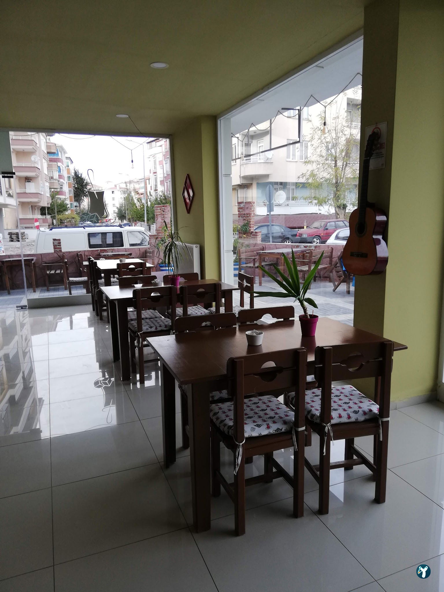 Hepyek Cafe