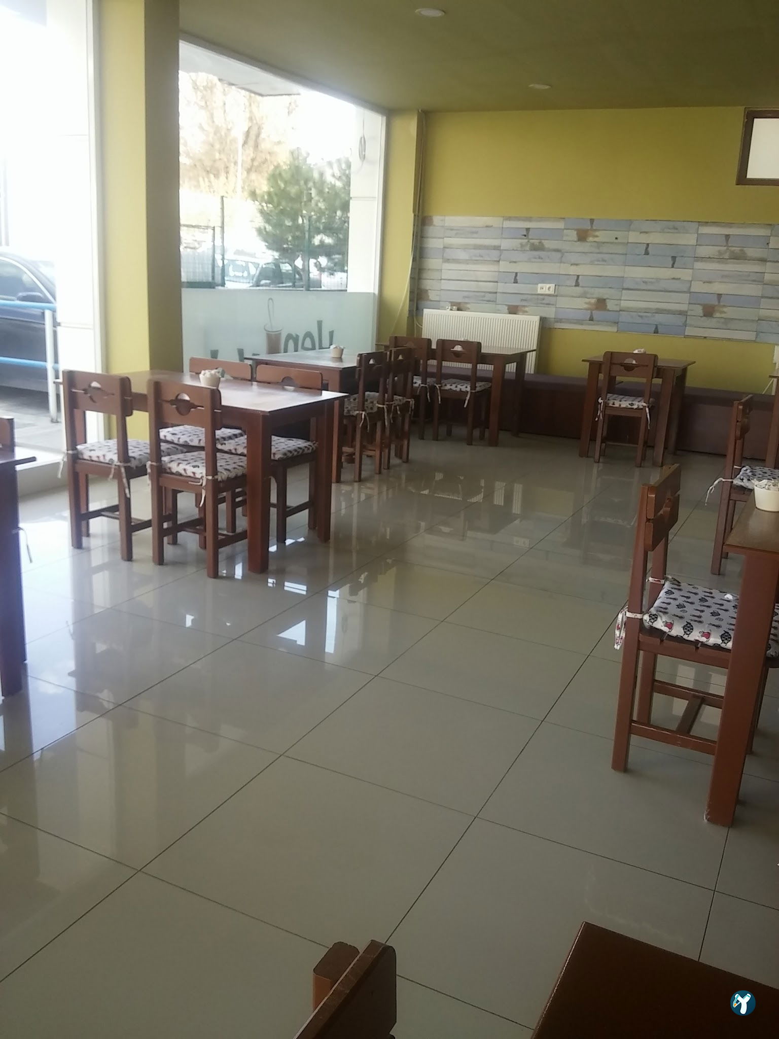 Hepyek Cafe
