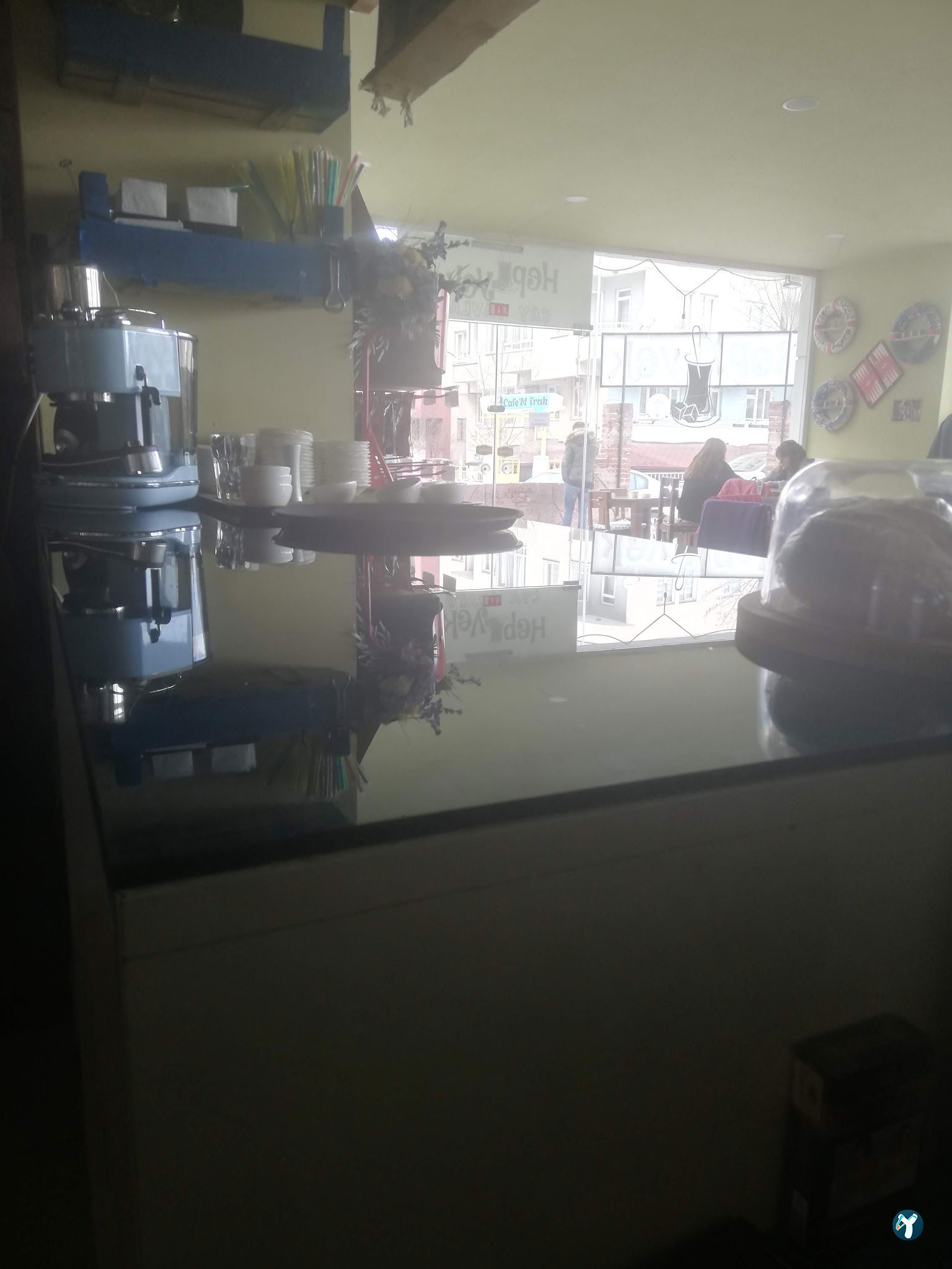 Hepyek Cafe