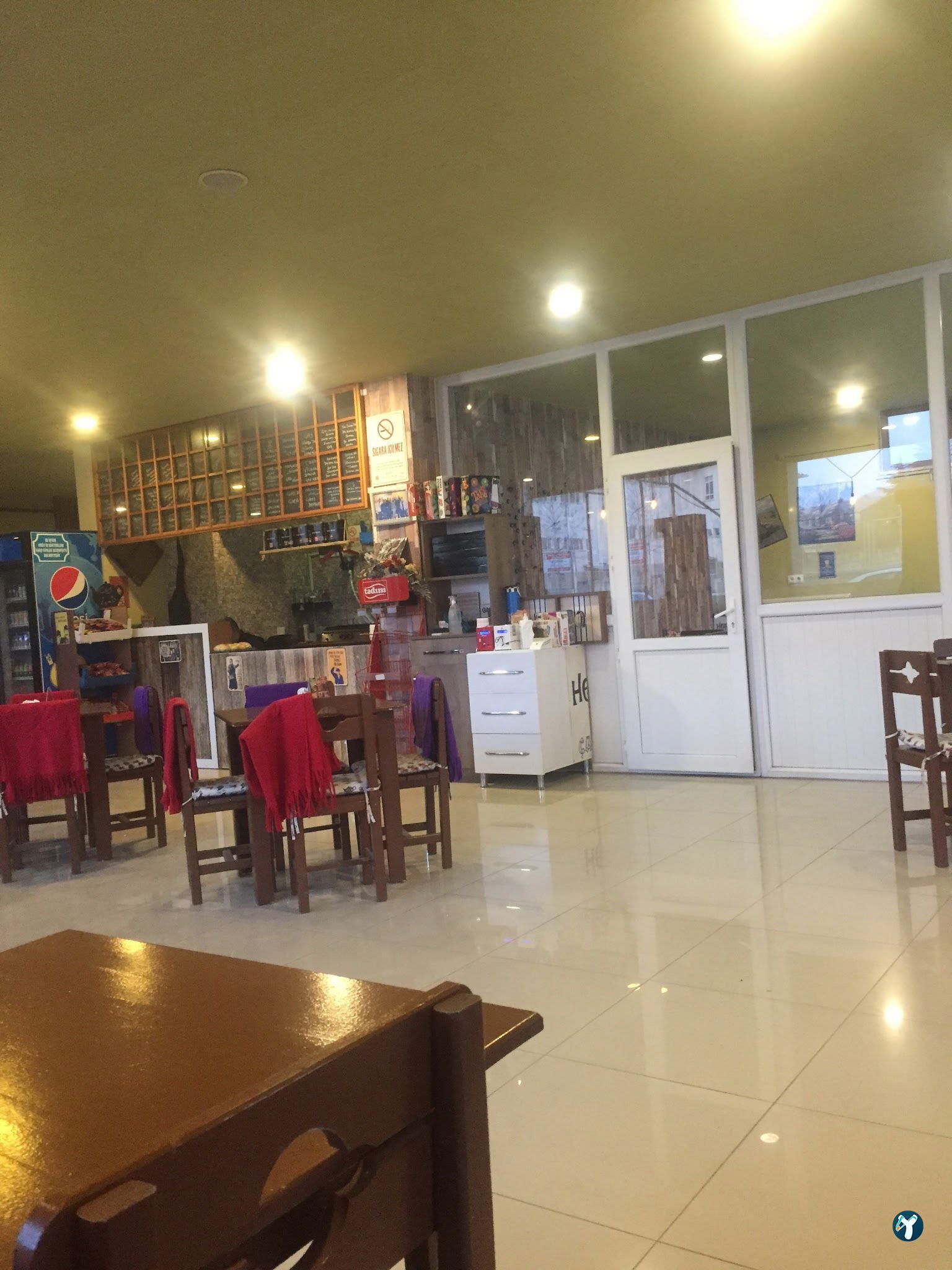 Hepyek Cafe