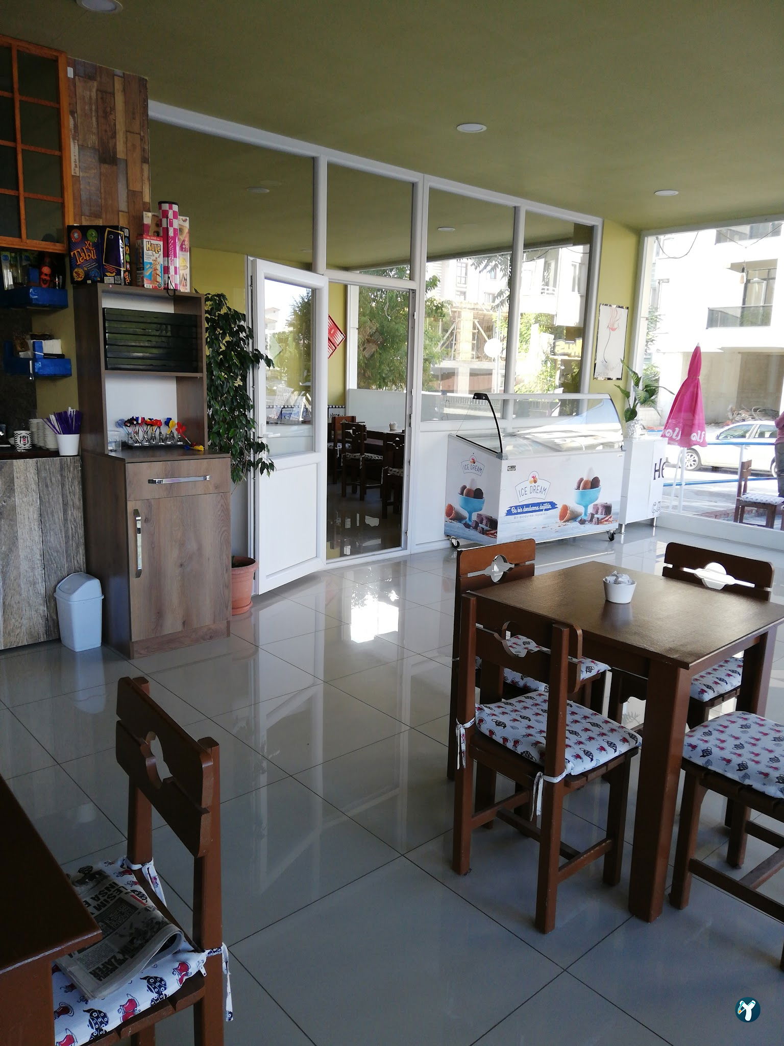 Hepyek Cafe