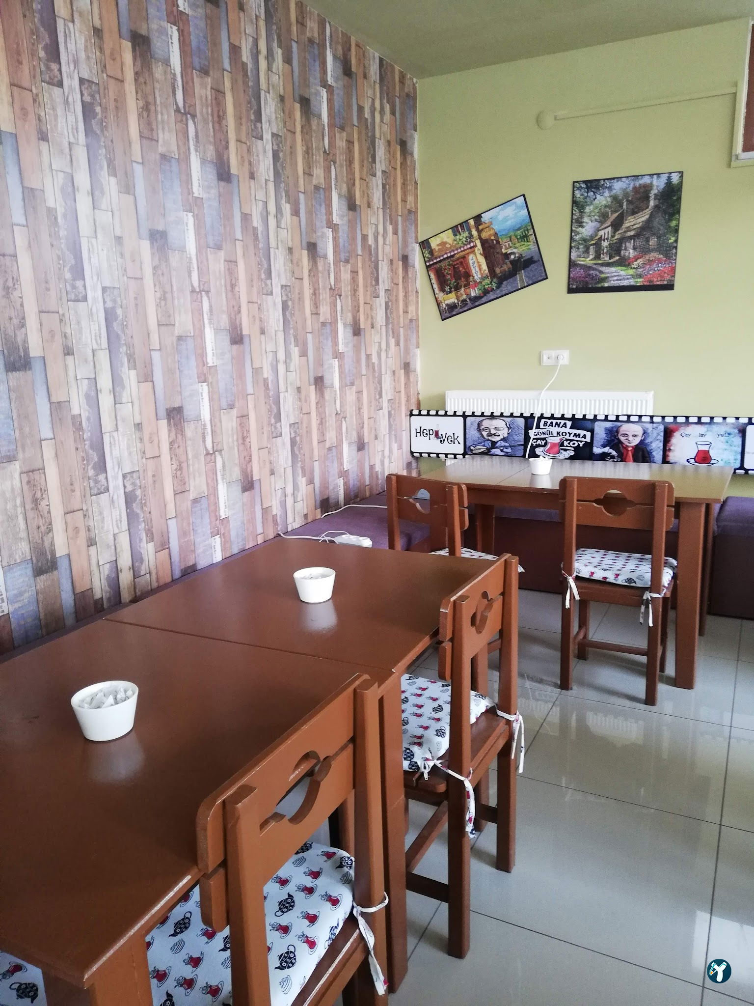 Hepyek Cafe