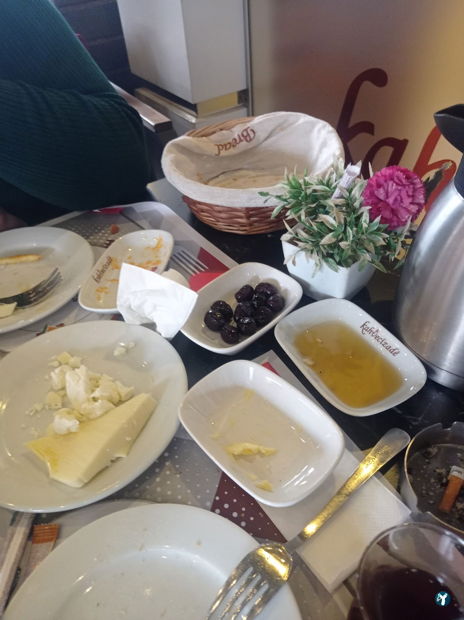 Kahvecizade Cafe