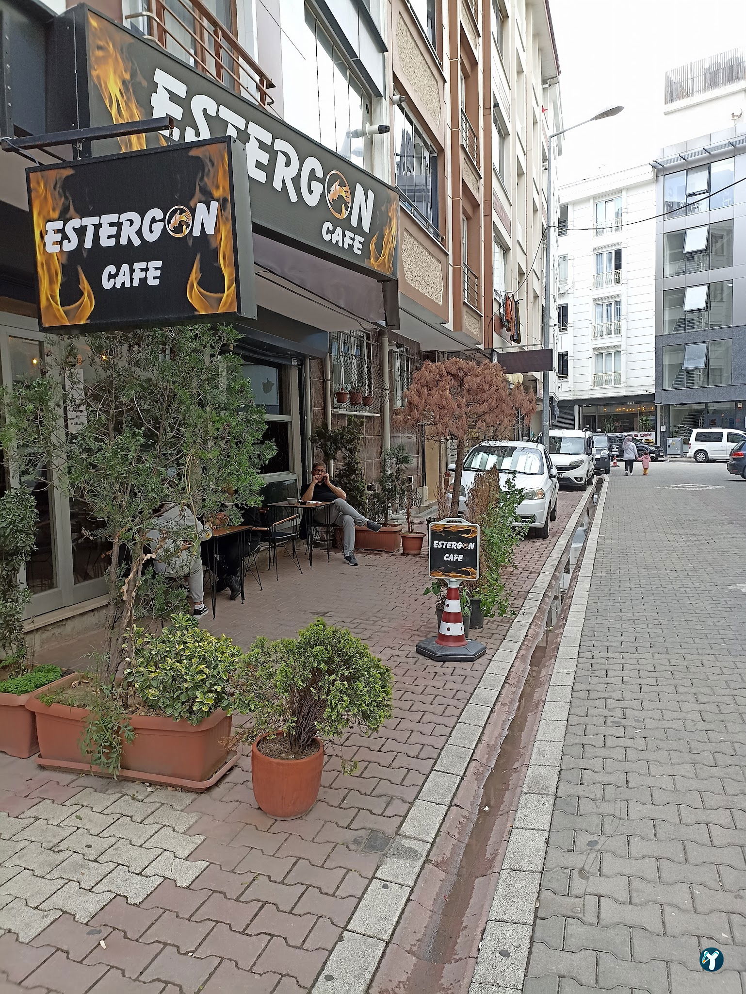 Estergon Cafe