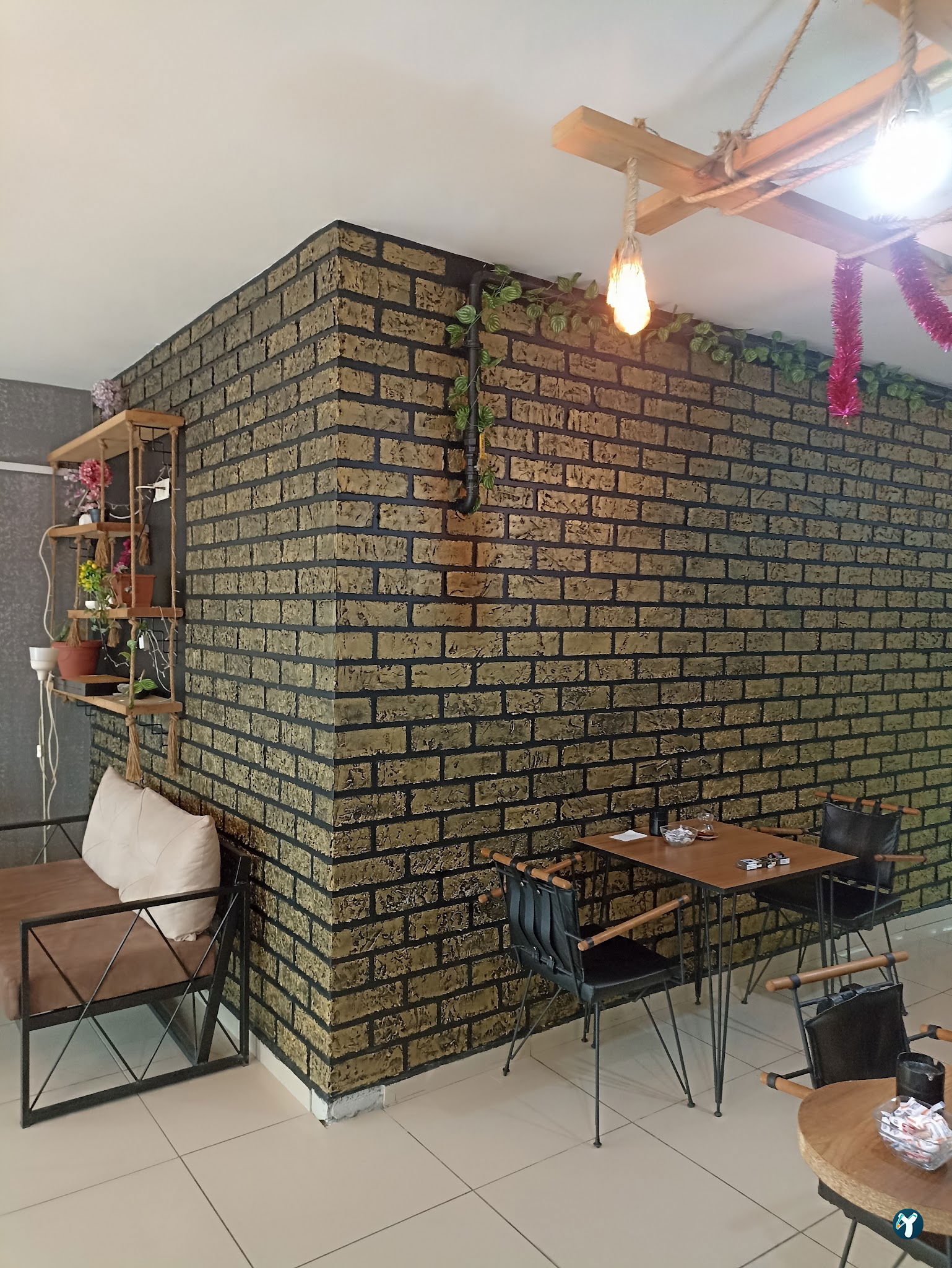 Estergon Cafe