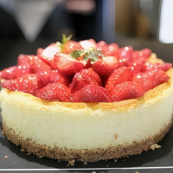 Çilekli Cheesecake (4 Kişilik)